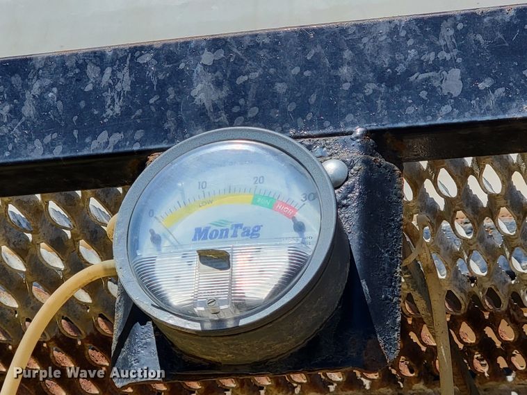 image for item HP9712 Kuhn Krause Gladiator 1200  strip-till