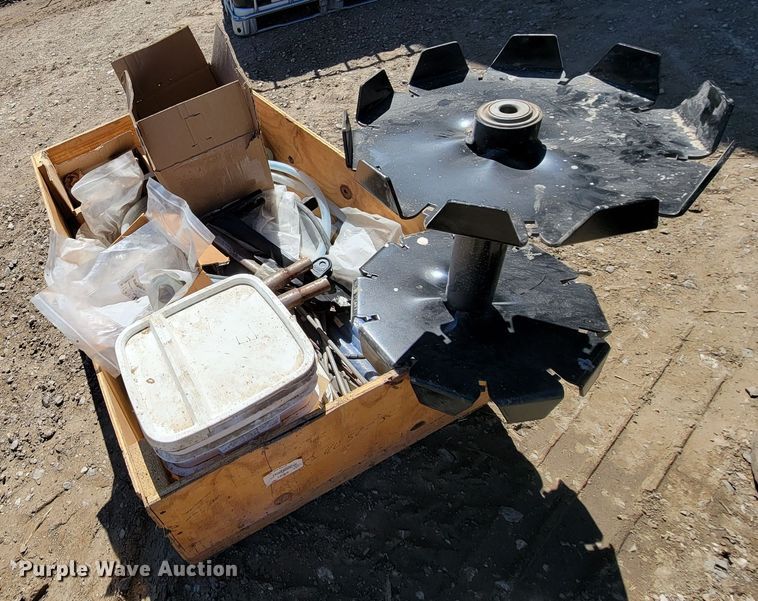 image for item HP9712 Kuhn Krause Gladiator 1200  strip-till