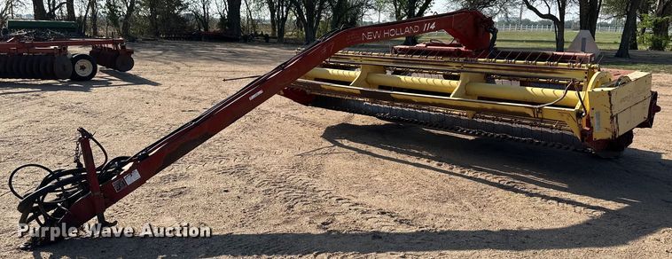 image for item JJ9952 New Holland 114  swather / windrower