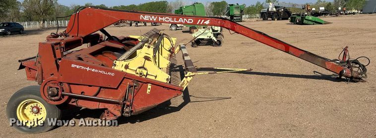 image for item JJ9952 New Holland 114  swather / windrower