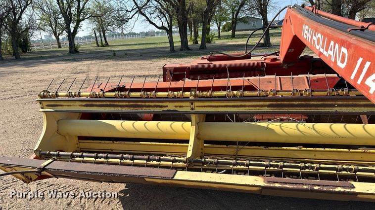 image for item JJ9952 New Holland 114  swather / windrower