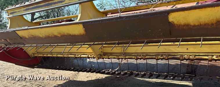 image for item JJ9952 New Holland 114  swather / windrower