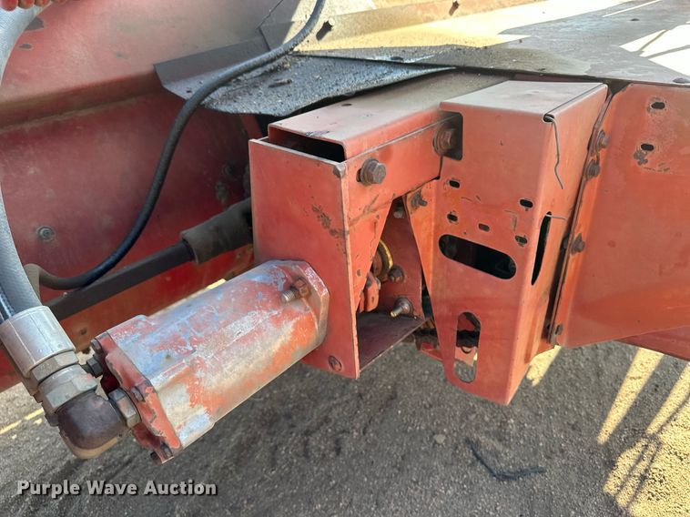 image for item JJ9952 New Holland 114  swather / windrower