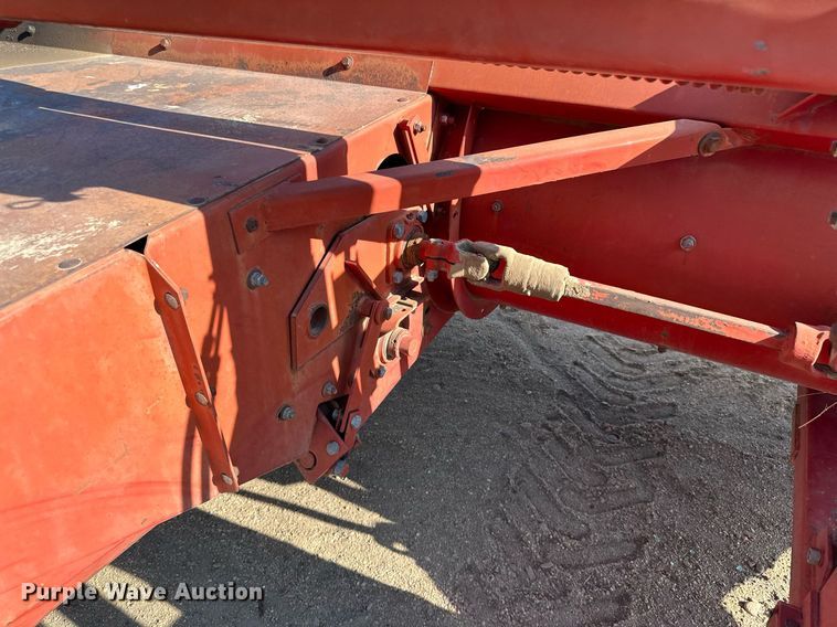 image for item JJ9952 New Holland 114  swather / windrower