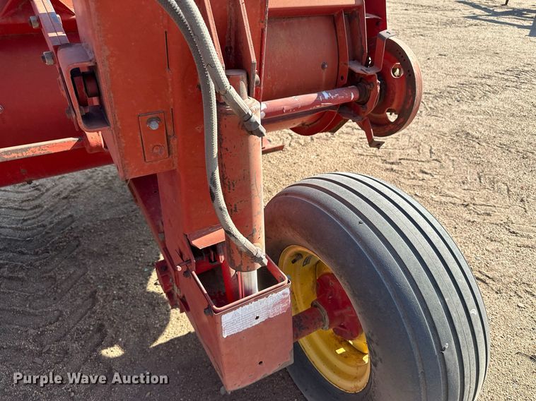 image for item JJ9952 New Holland 114  swather / windrower