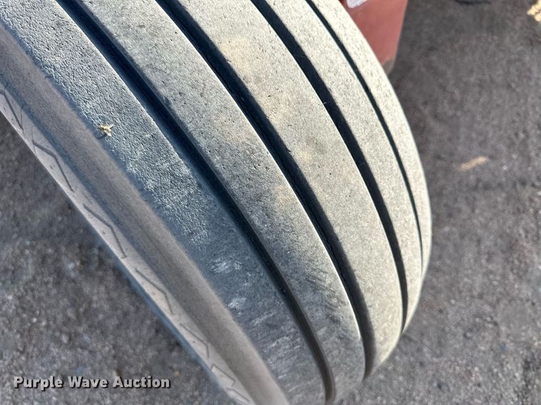 image for item JJ9952 New Holland 114  swather / windrower