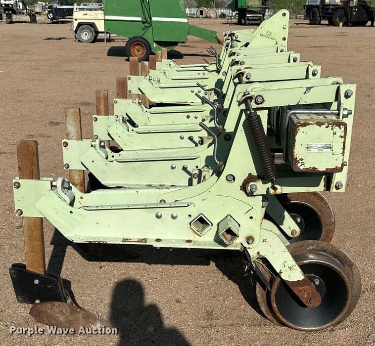 image for item JJ9953 Orthman 610-002  row crop cultivator