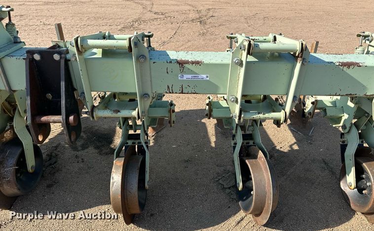 image for item JJ9953 Orthman 610-002  row crop cultivator