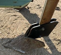 image for item JJ9953 Orthman 610-002  row crop cultivator