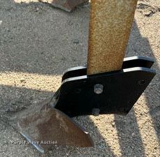 image for item JJ9953 Orthman 610-002  row crop cultivator
