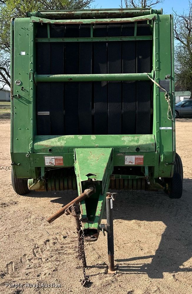 image for item JJ9954 1983 John Deere 530  round baler