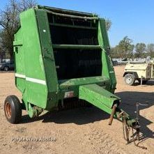 image for item JJ9954 1983 John Deere 530  round baler
