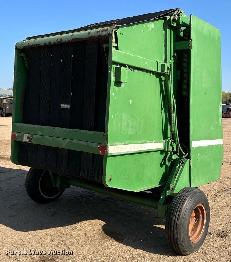 image for item JJ9954 1983 John Deere 530  round baler