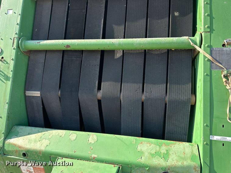 image for item JJ9954 1983 John Deere 530  round baler