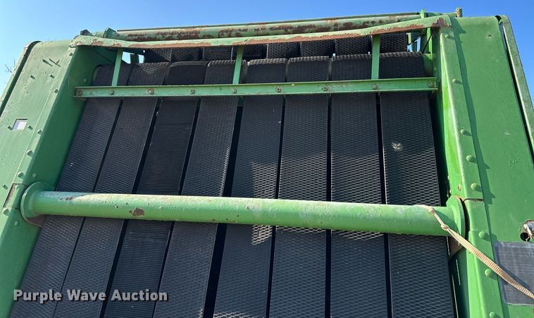 image for item JJ9954 1983 John Deere 530  round baler