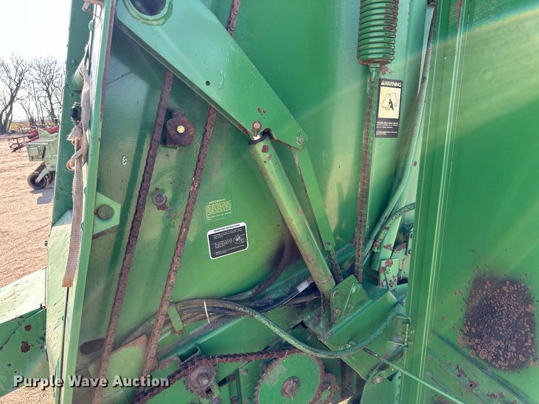 image for item JJ9954 1983 John Deere 530  round baler