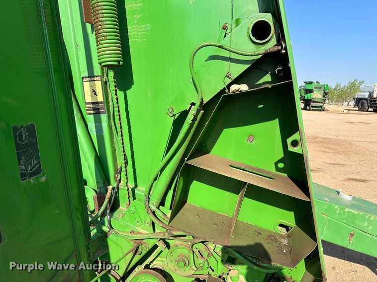 image for item JJ9954 1983 John Deere 530  round baler