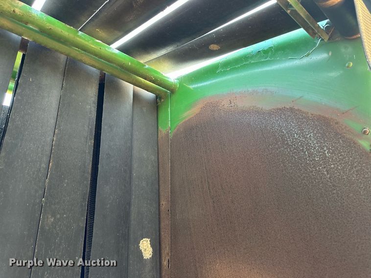 image for item JJ9954 1983 John Deere 530  round baler