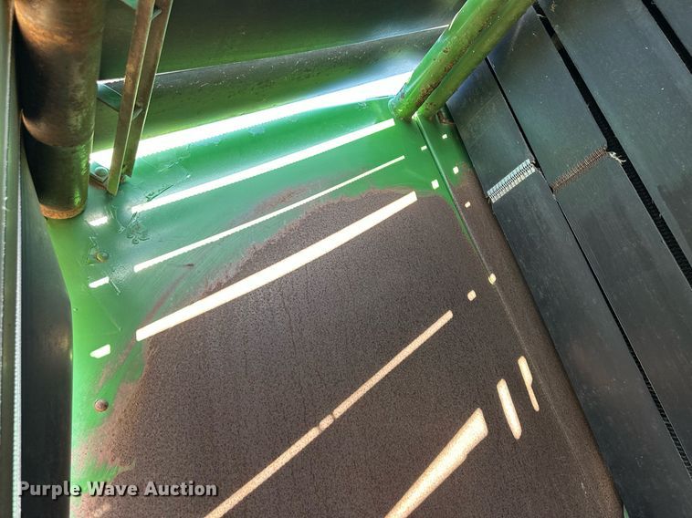 image for item JJ9954 1983 John Deere 530  round baler