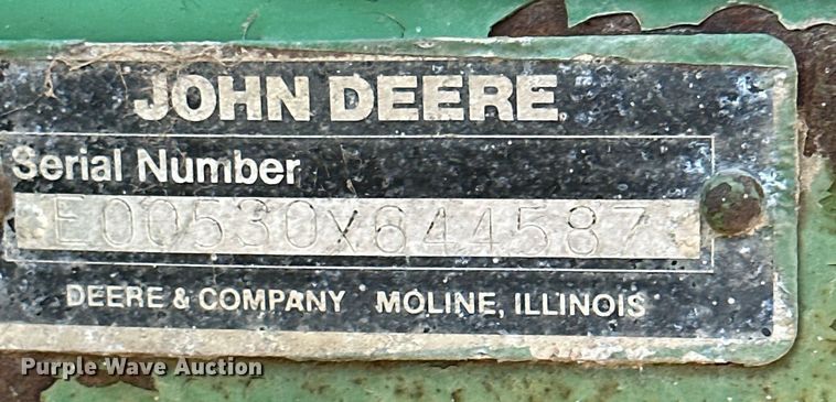 image for item JJ9954 1983 John Deere 530  round baler