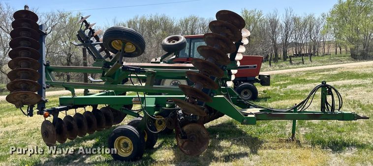 image for item KL9254 John Deere 630  tandem disk
