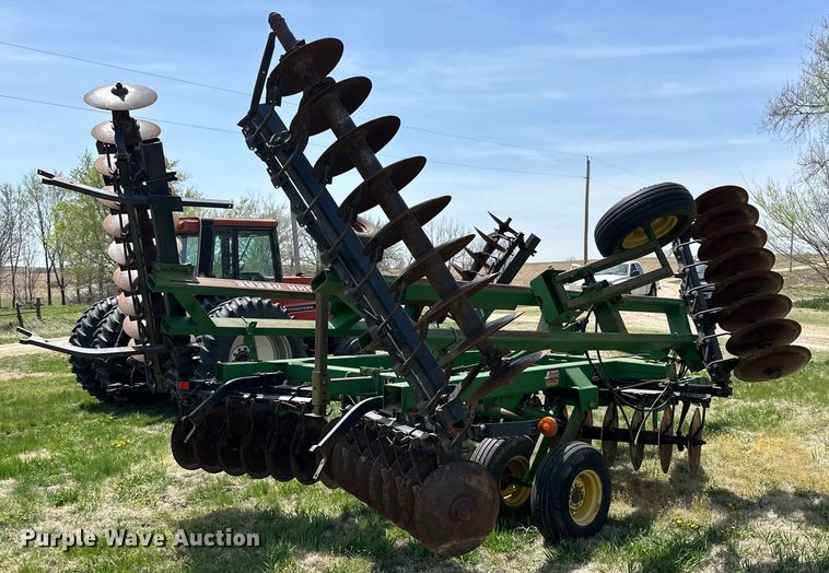 image for item KL9254 John Deere 630  tandem disk