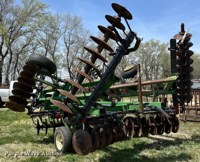 image for item KL9254 John Deere 630  tandem disk