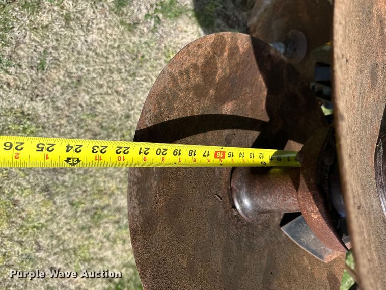 image for item KL9254 John Deere 630  tandem disk