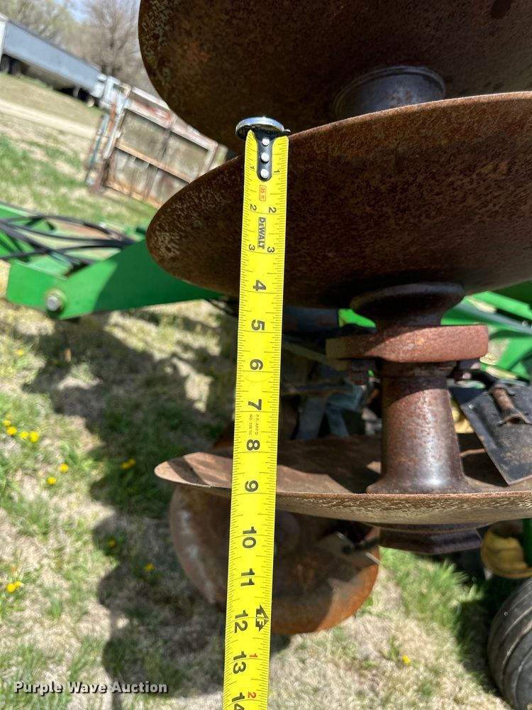 image for item KL9254 John Deere 630  tandem disk