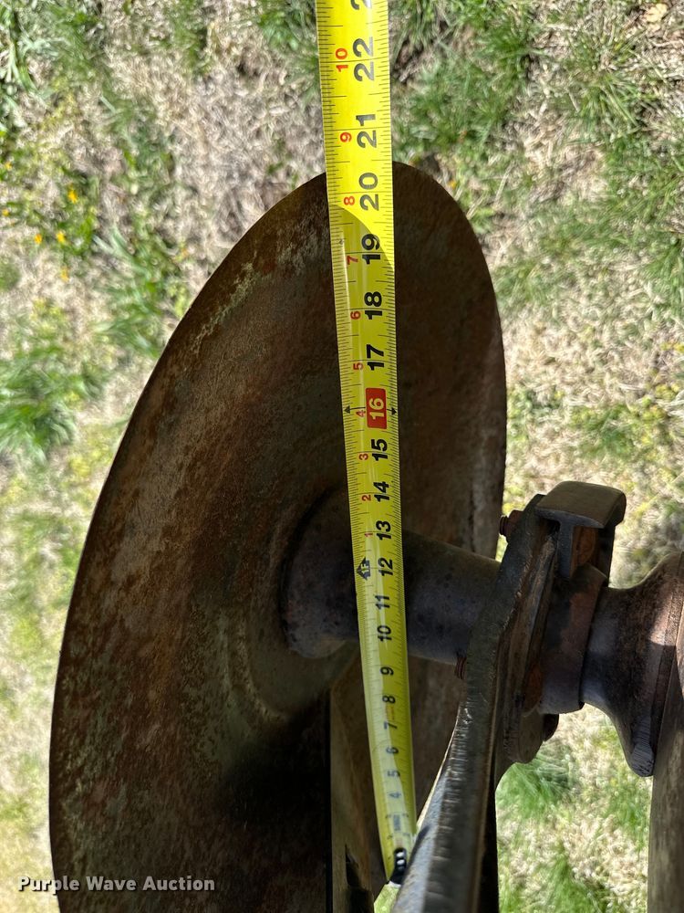 image for item KL9254 John Deere 630  tandem disk