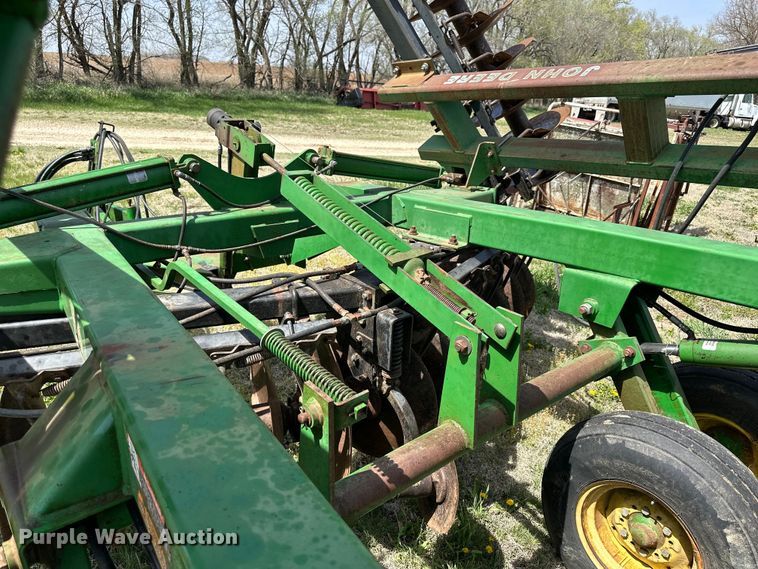 image for item KL9254 John Deere 630  tandem disk