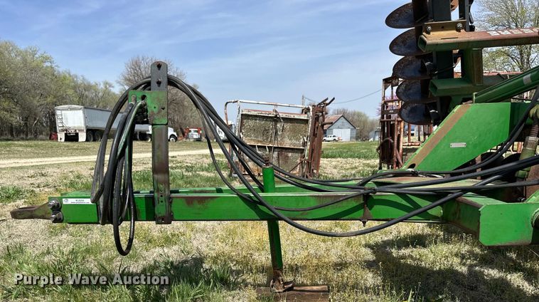 image for item KL9254 John Deere 630  tandem disk