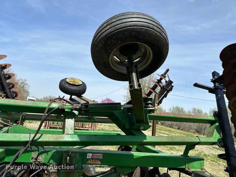image for item KL9254 John Deere 630  tandem disk