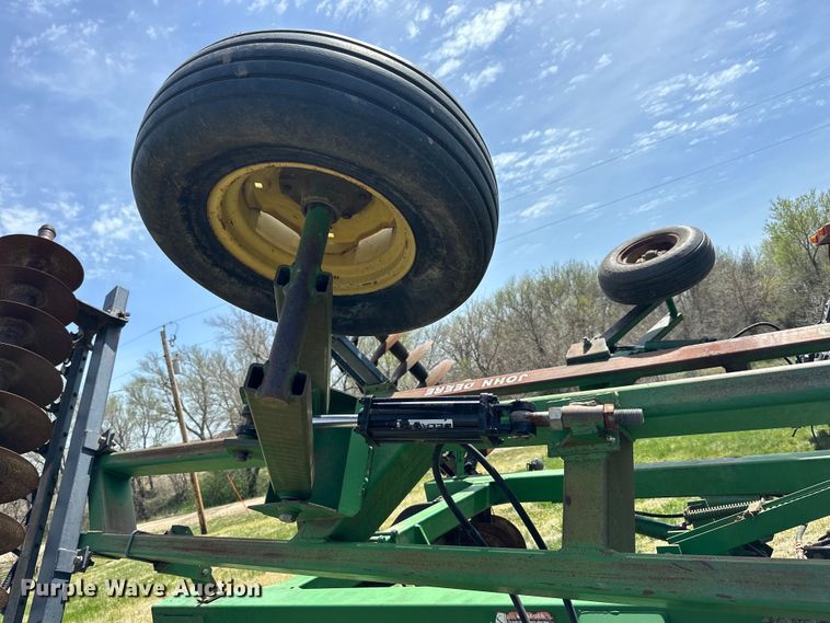 image for item KL9254 John Deere 630  tandem disk