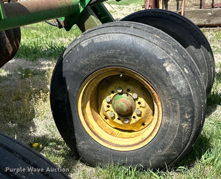 image for item KL9254 John Deere 630  tandem disk