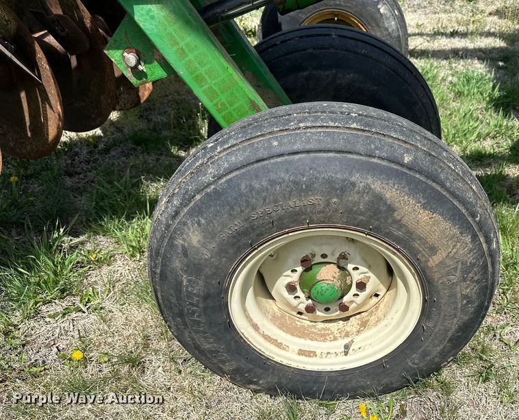image for item KL9254 John Deere 630  tandem disk