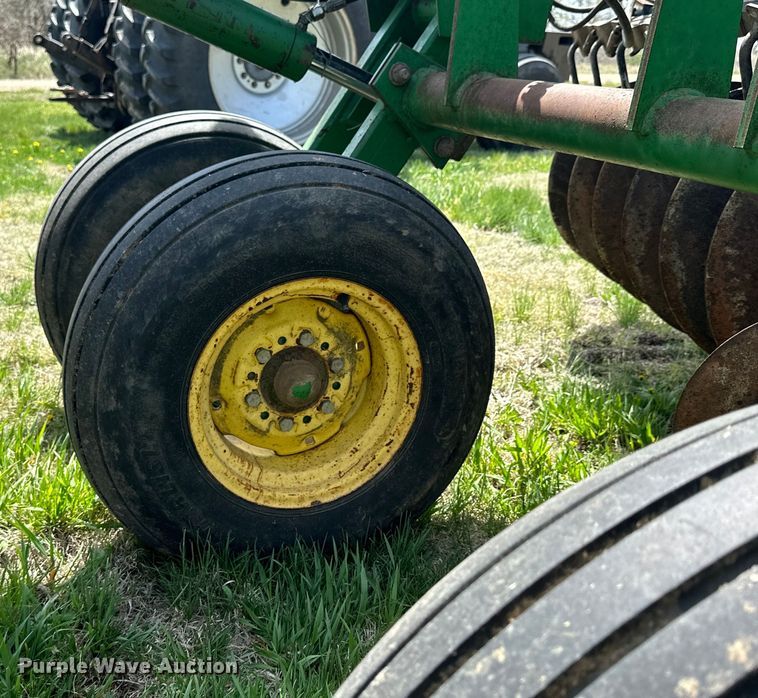 image for item KL9254 John Deere 630  tandem disk