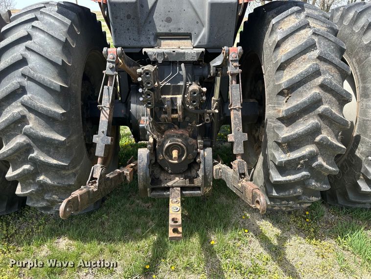 image for item KL9255 1982 International 5288  tractor