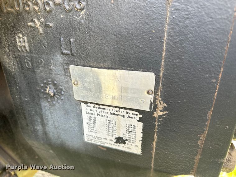 image for item KL9255 1982 International 5288  tractor