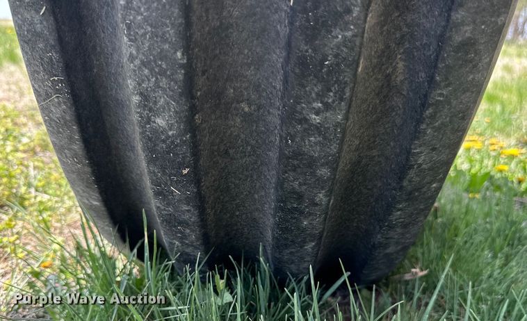 image for item KL9255 1982 International 5288  tractor