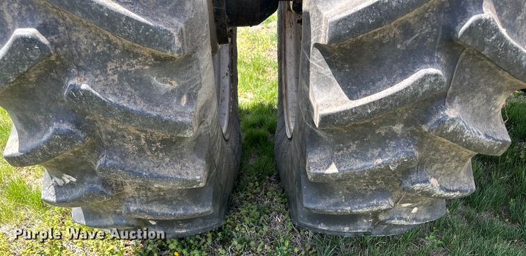 image for item KL9255 1982 International 5288  tractor