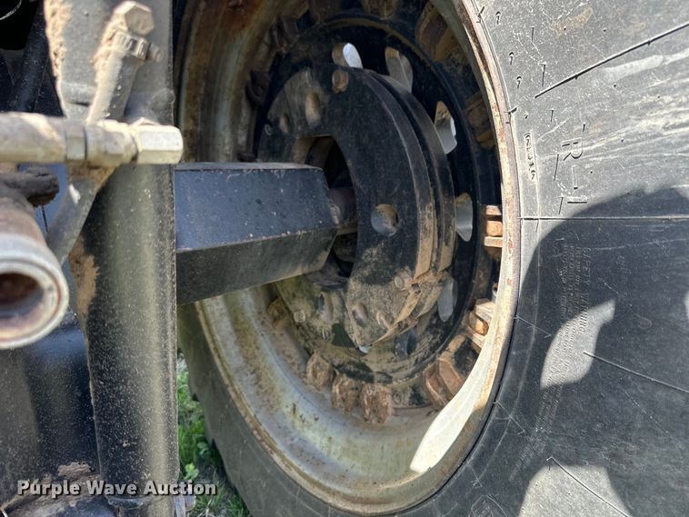 image for item KL9255 1982 International 5288  tractor