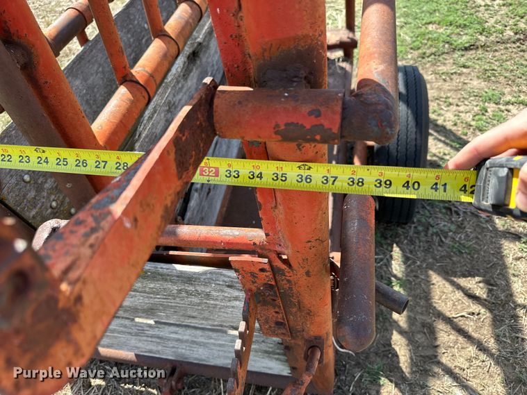 image for item KL9259 Livestock squeeze chute