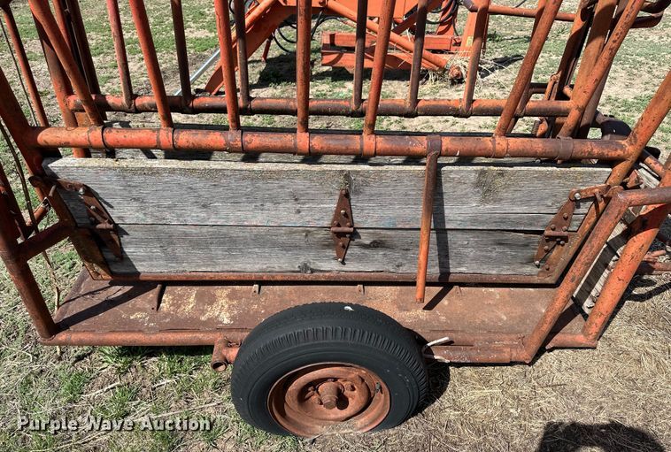 image for item KL9259 Livestock squeeze chute