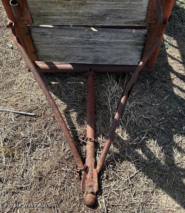 image for item KL9259 Livestock squeeze chute