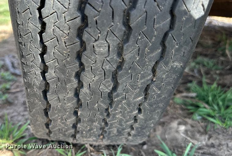 image for item KL9259 Livestock squeeze chute