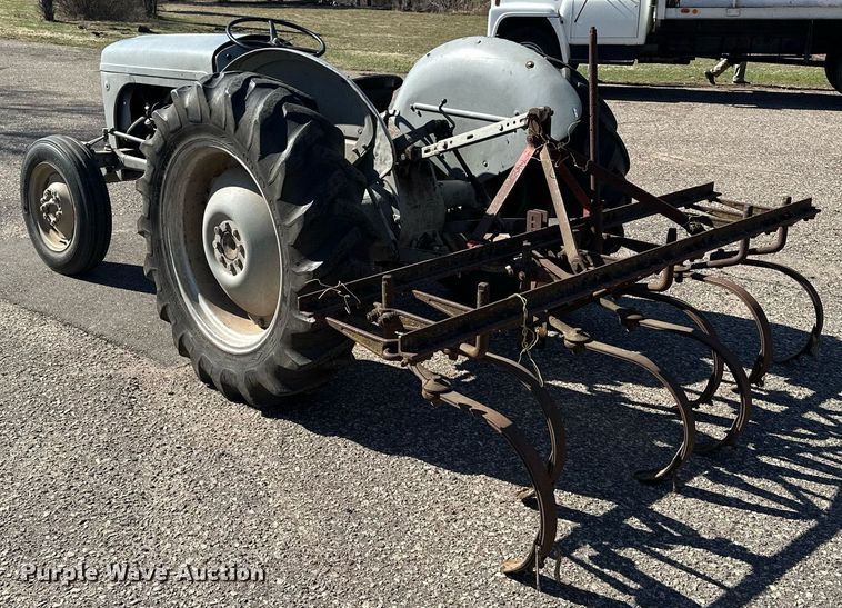 image for item KU9917 1951 Ferguson TO-20  tractor