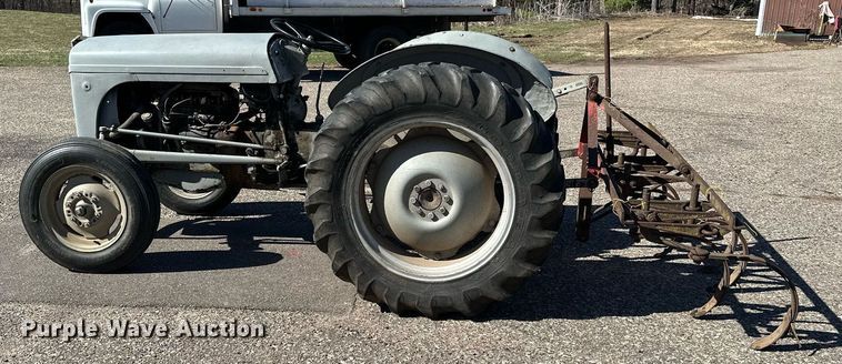 image for item KU9917 1951 Ferguson TO-20  tractor
