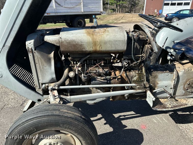 image for item KU9917 1951 Ferguson TO-20  tractor
