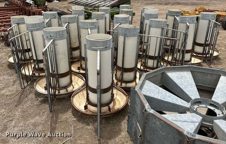 image for item KX9097 (20) hog feeders